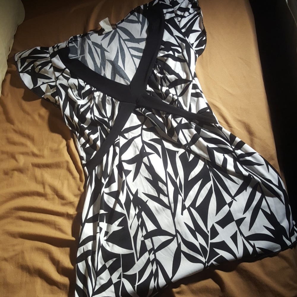 Black and White Abstract Print Top